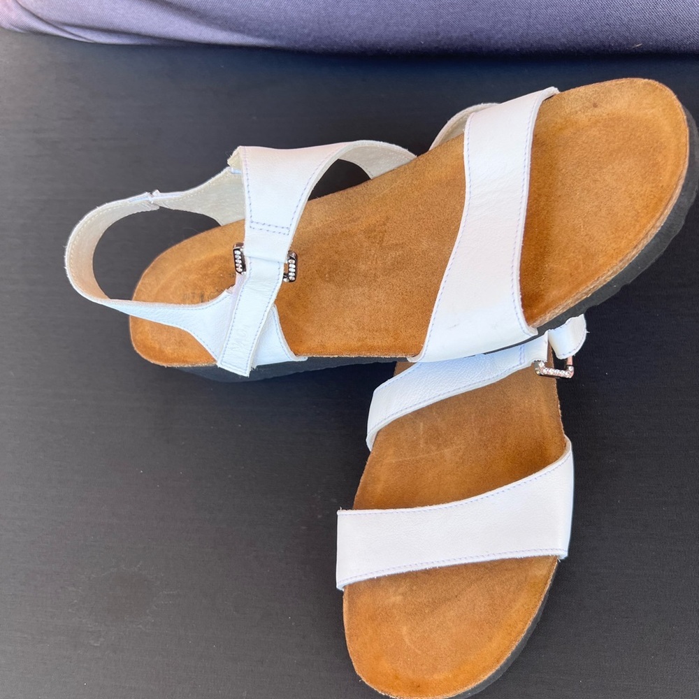 Naot White Tan  Sandals size 41 - Picture 3 of 6